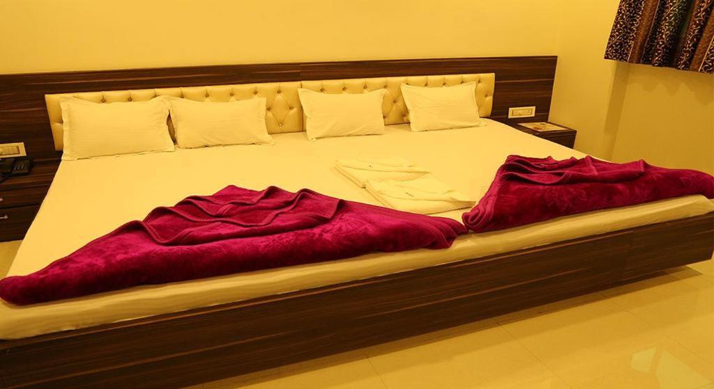 Kingsway Hotel And Restaurant Ajmer Dargah 350 Meter Exterior photo